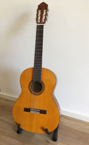 Yamaha CS 40 Guitar